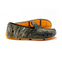 Load image into Gallery viewer, Mossy Oak Floafers
